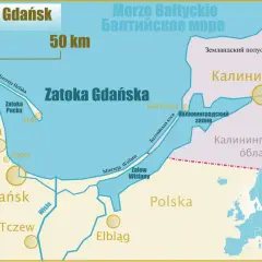 Mapa przedstawia zatokę gdańską, z zaznaczonymi miastami jak Gdynia, Sopot, Gdańsk, Tczew, Elbląg, oraz Półwysep Helski.
