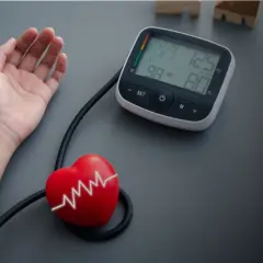 Pomiar ciśnienia krwi, gdy jest wysokie ciśnienie atmosferyczne. Wynik 125/80 mmHg.