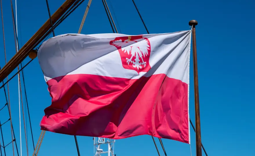 Bandera na statku - co oznacza i gdzie ją podnosić?