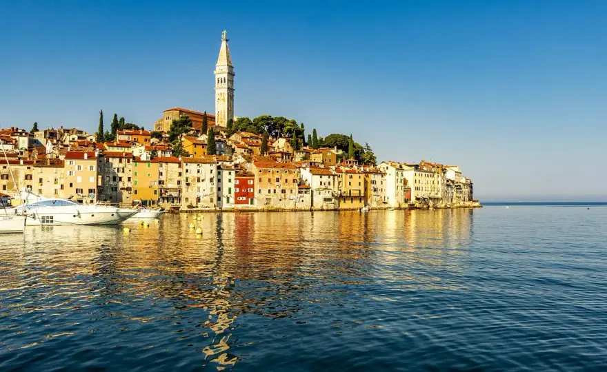 Rovinj od strony morza - trasy rejsów i najciekawsze akweny