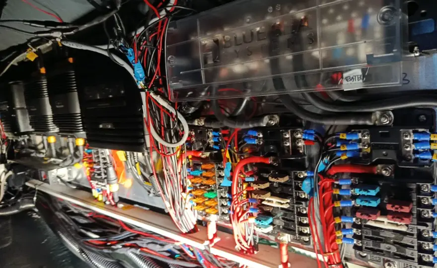 Instalacja elektryczna na jachcie - Bezpieczeństwo i komfort