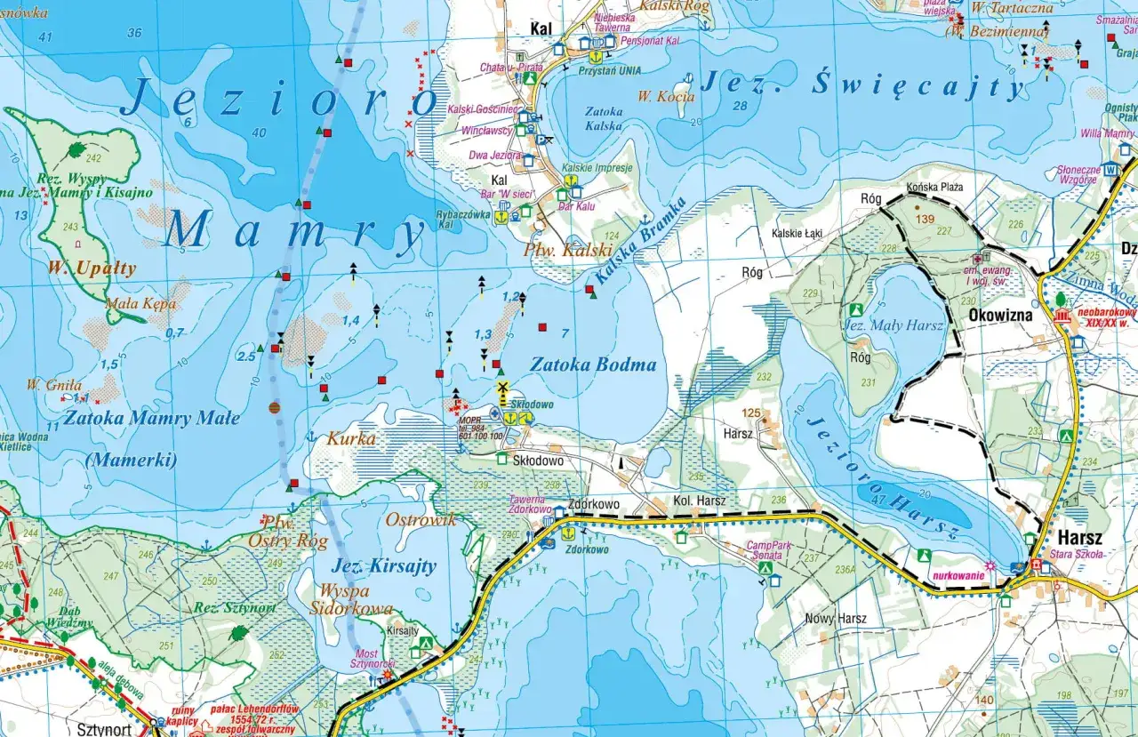 Mapa Mazur z zaznaczonymi szlakami wodnymi, jeziorami Mamry, Kirsajty, Harsz i Świćajty.